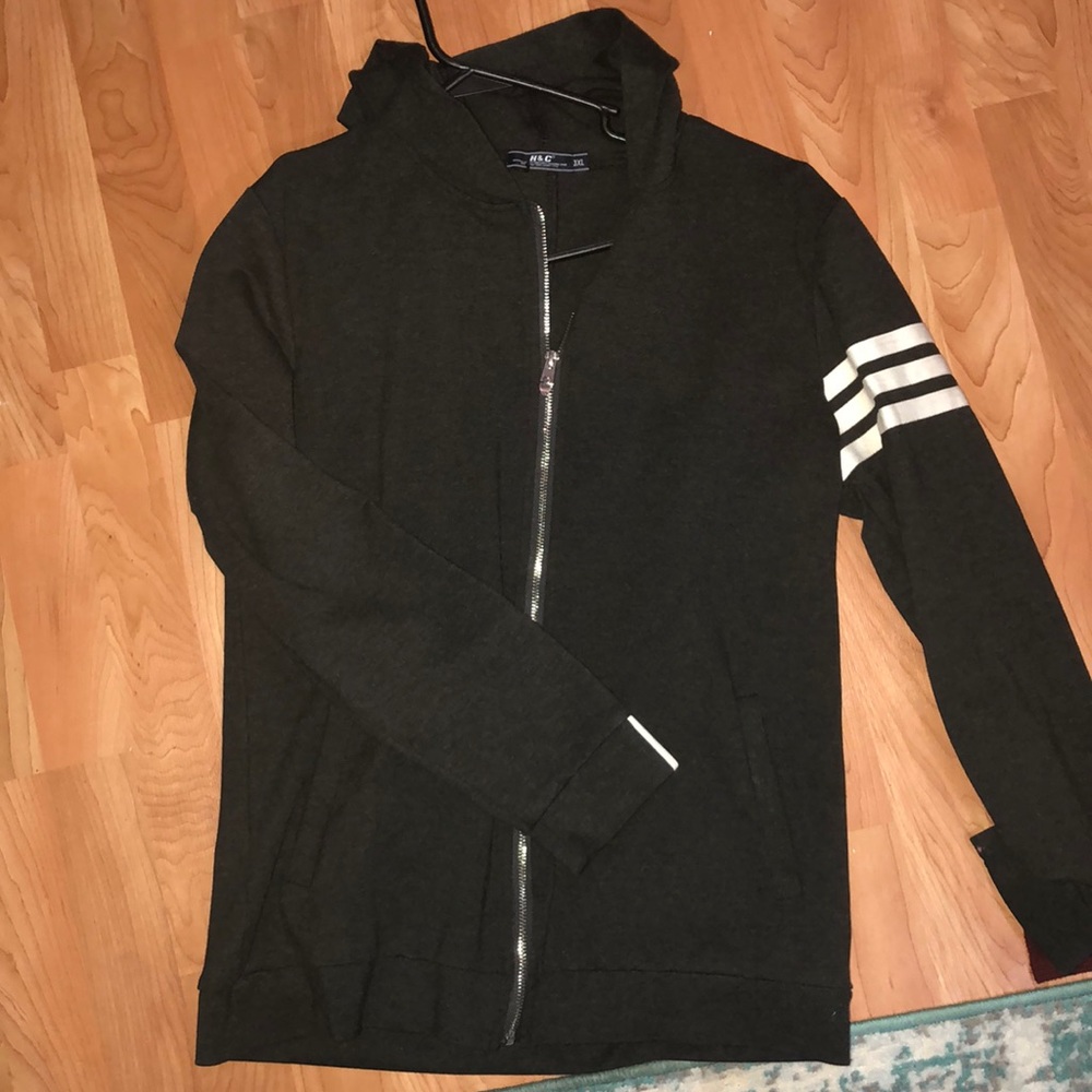Gray sweatshirt